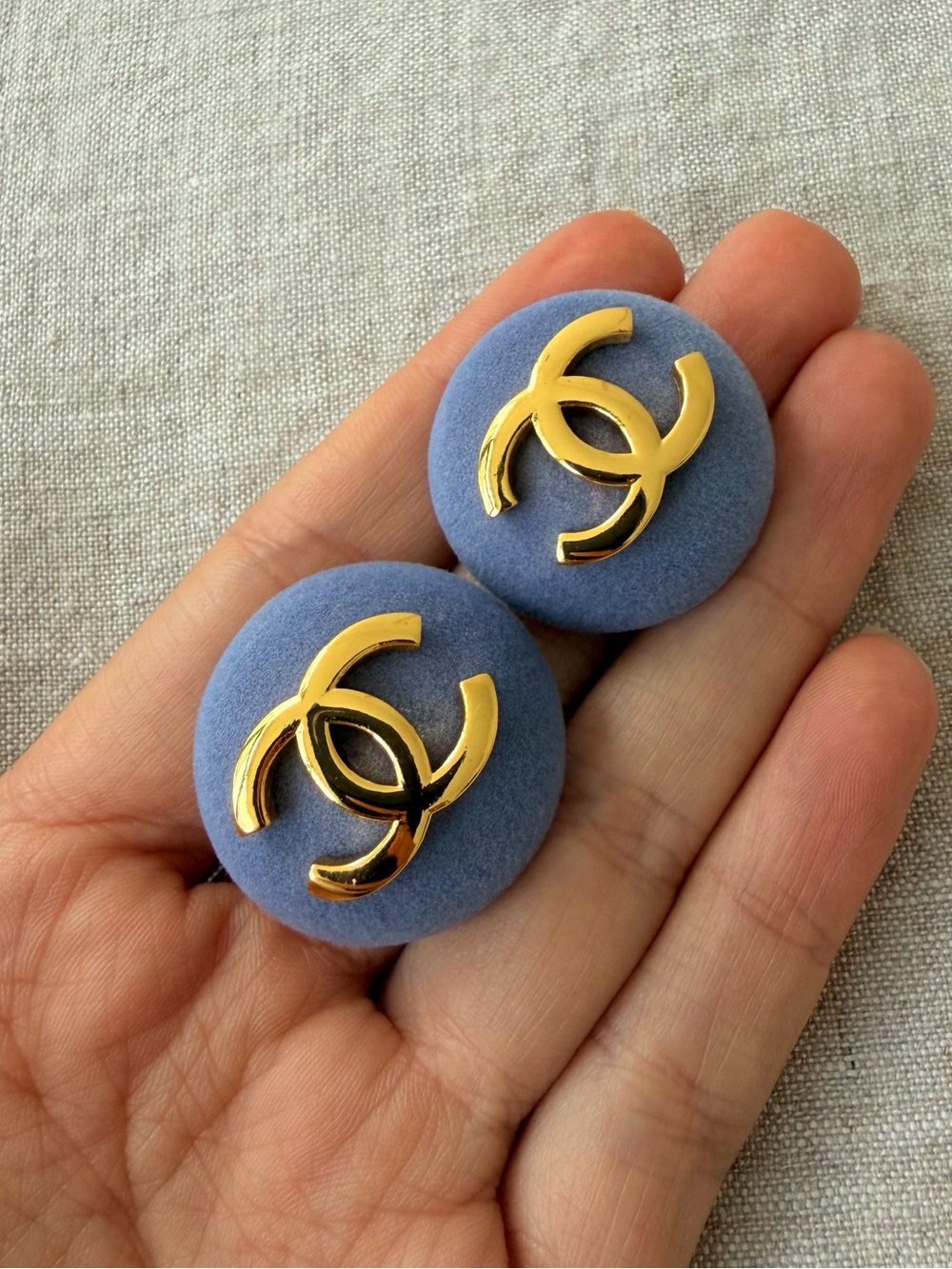 💜Vintage CHANEL Gold Logo Lavender Button Earrings✨
